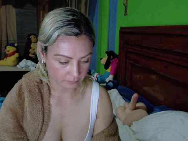 Charlizetheron1 webcam