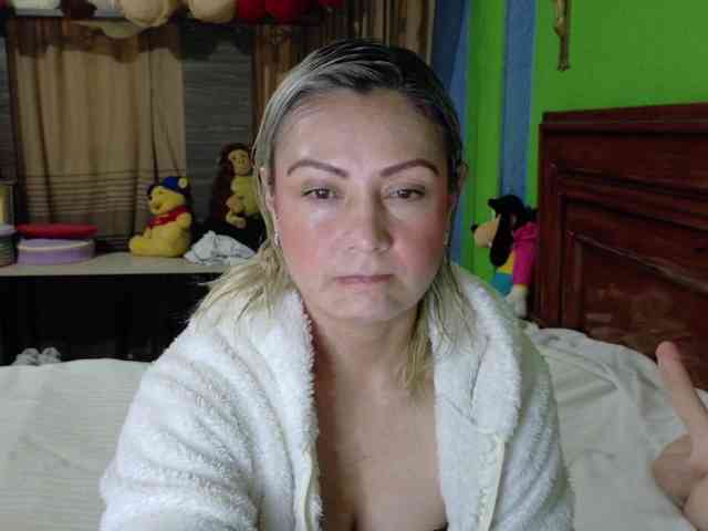 Charlizetheron1 webcam