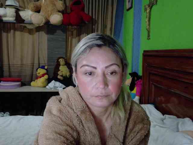 Charlizetheron1 webcam