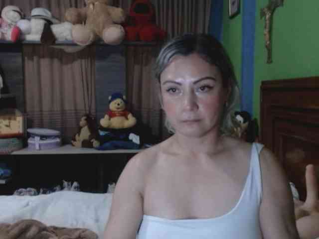 nude chat Charlizetheron1