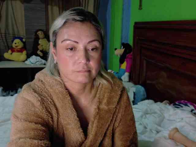 Charlizetheron1 webcam