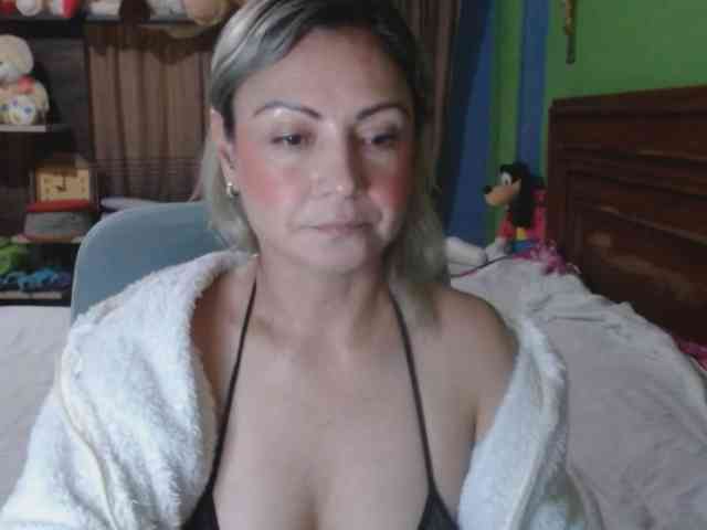 Charlizetheron1 webcam