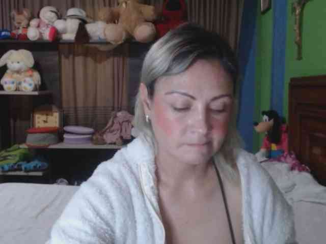 Charlizetheron1 webcam