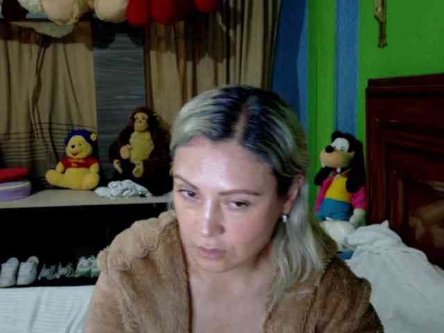 Charlizetheron1 webcam