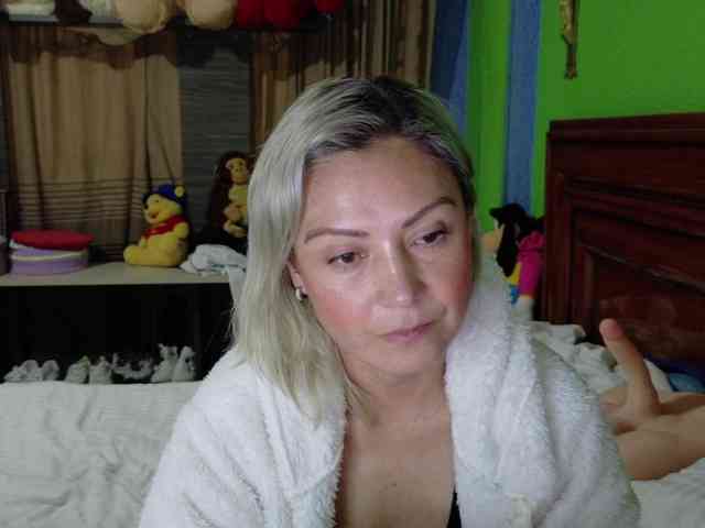 Charlizetheron1 webcam