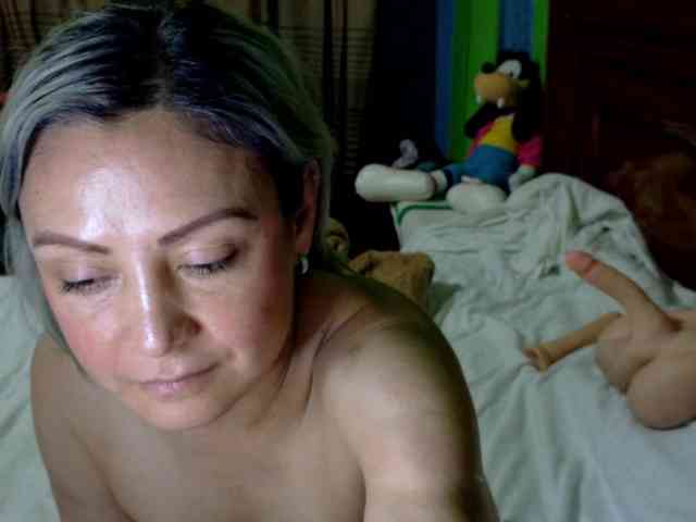 Charlizetheron1 webcam