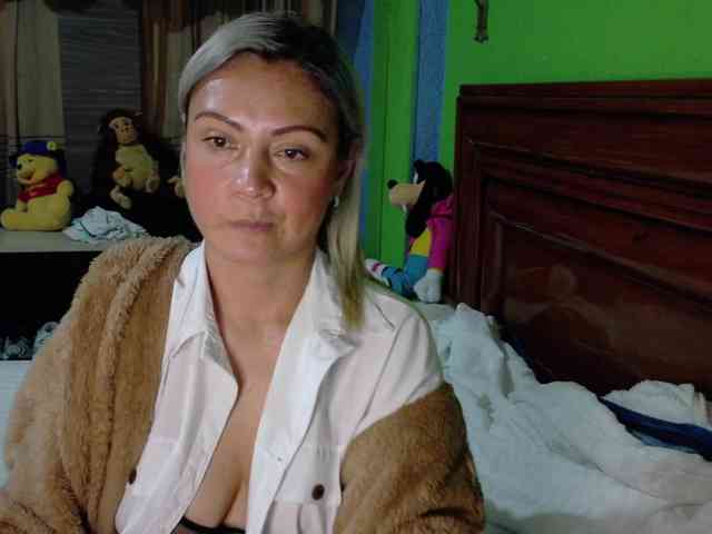 Charlizetheron1 webcam