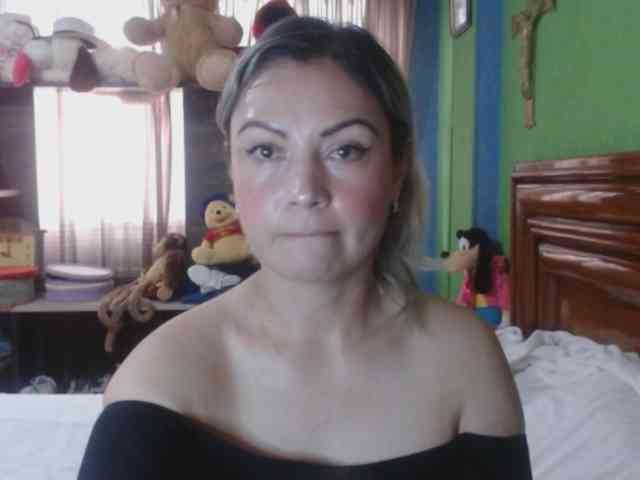 Charlizetheron1 webcam