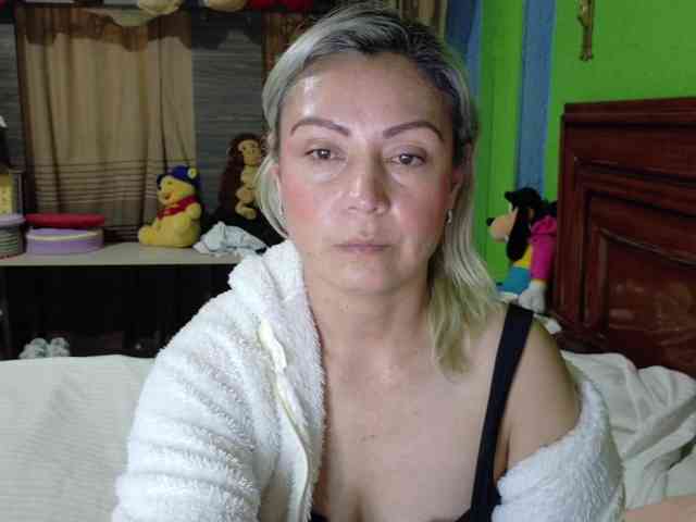 Charlizetheron1 webcam