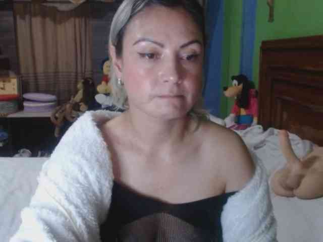 Charlizetheron1 webcam