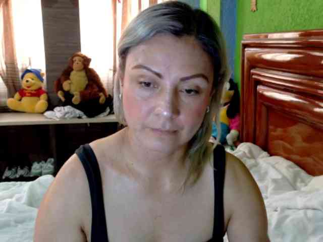 Charlizetheron1 webcam