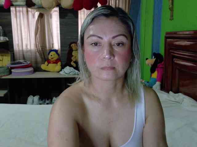 Charlizetheron1 webcam