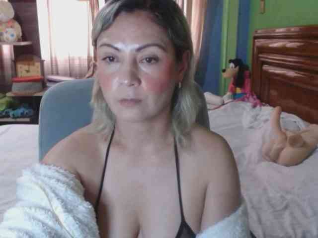 Charlizetheron1 webcam