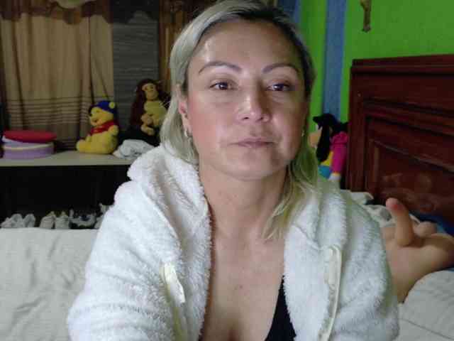 Charlizetheron1 webcam