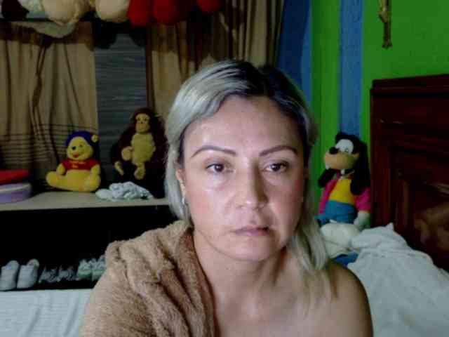 Charlizetheron1 webcam