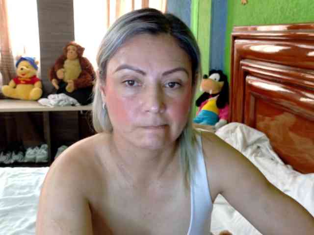 Charlizetheron1 webcam