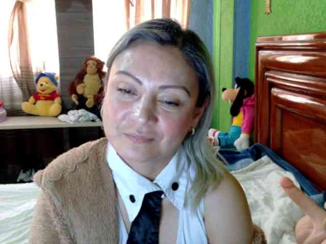 Charlizetheron1 webcam