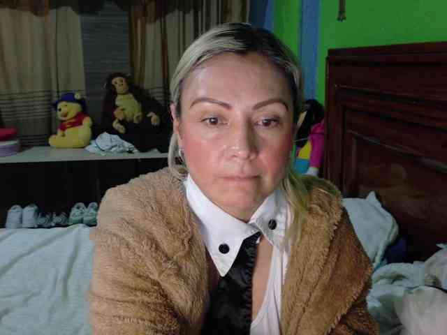 Charlizetheron1 webcam