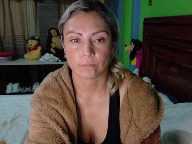 Charlizetheron1 webcam