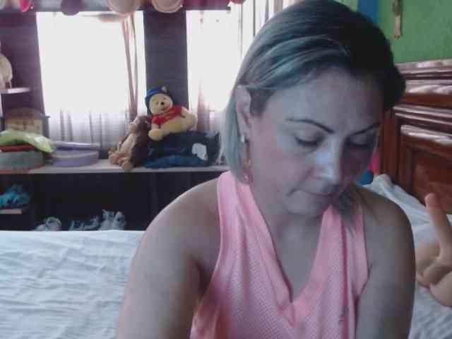 Charlizetheron1 webcam