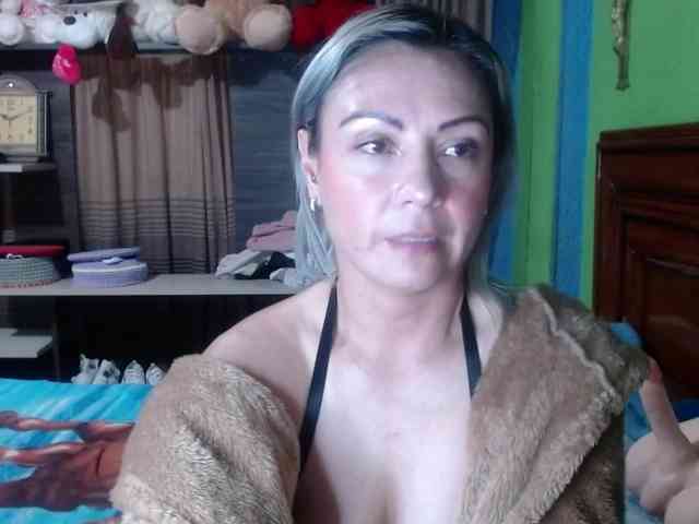 Charlizetheron1 webcam