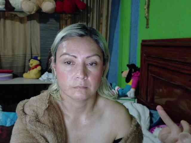 Charlizetheron1 webcam