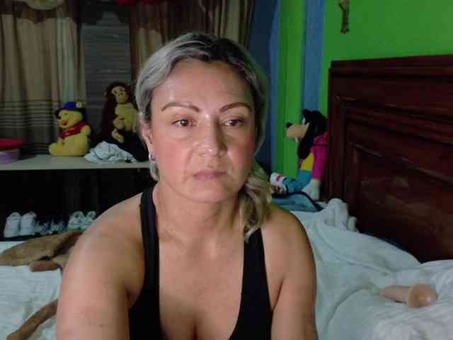 Charlizetheron1 webcam