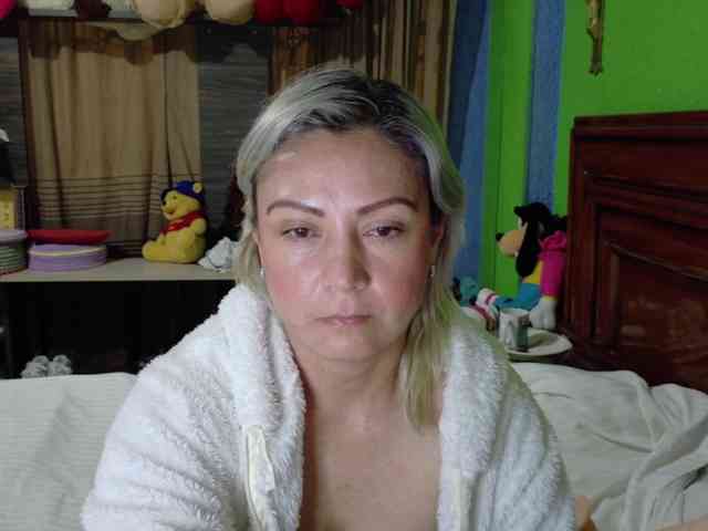 Charlizetheron1 webcam