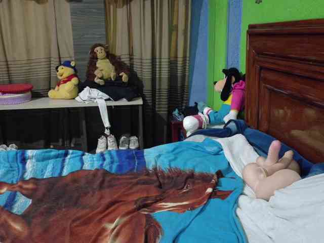 Charlizetheron1 webcam