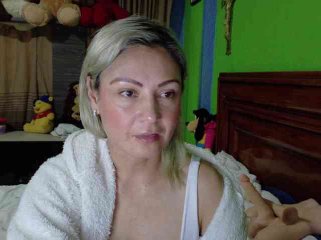 Charlizetheron1 webcam