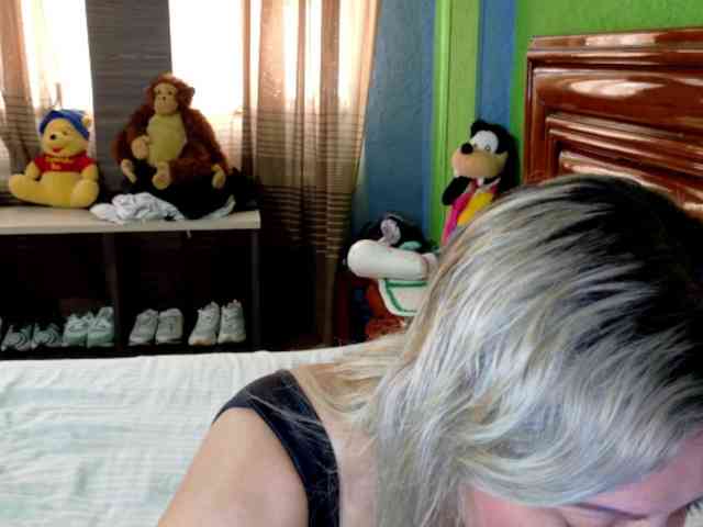 Charlizetheron1 webcam