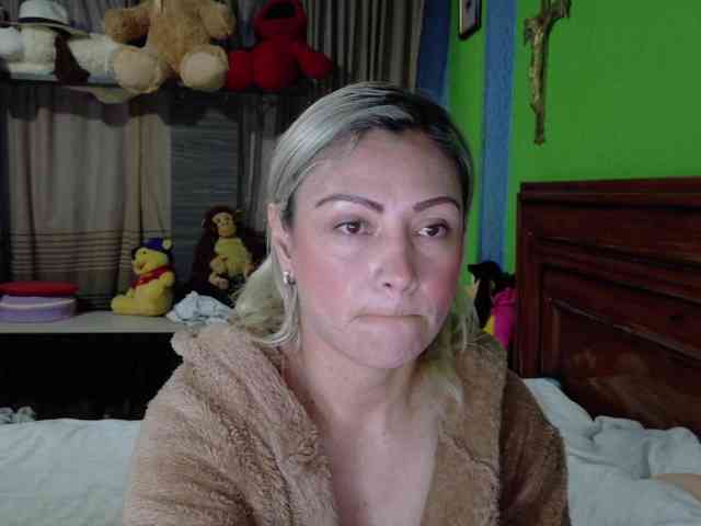 Charlizetheron1 webcam