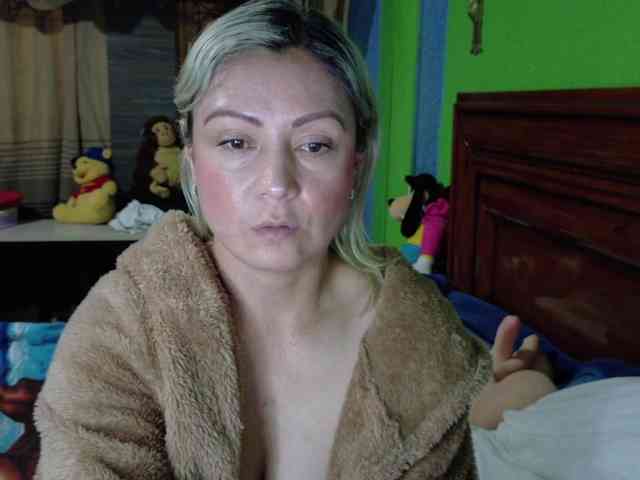 Charlizetheron1 webcam