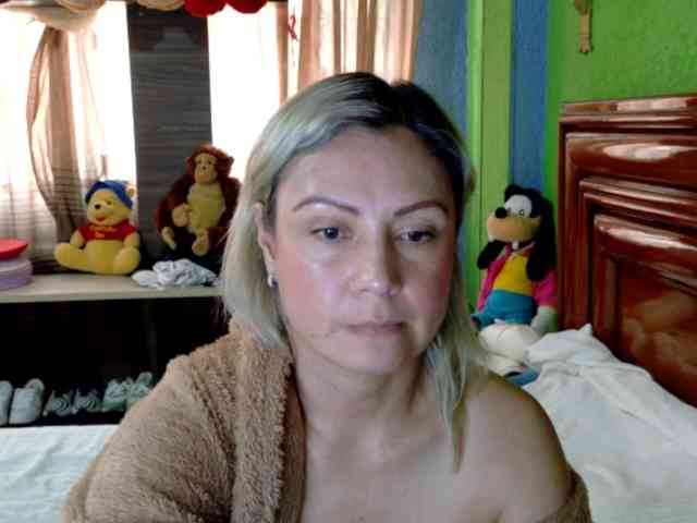 Charlizetheron1 webcam