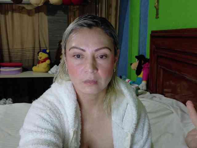 Charlizetheron1 webcam