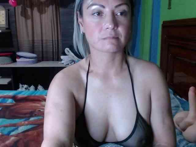 Charlizetheron1 webcam