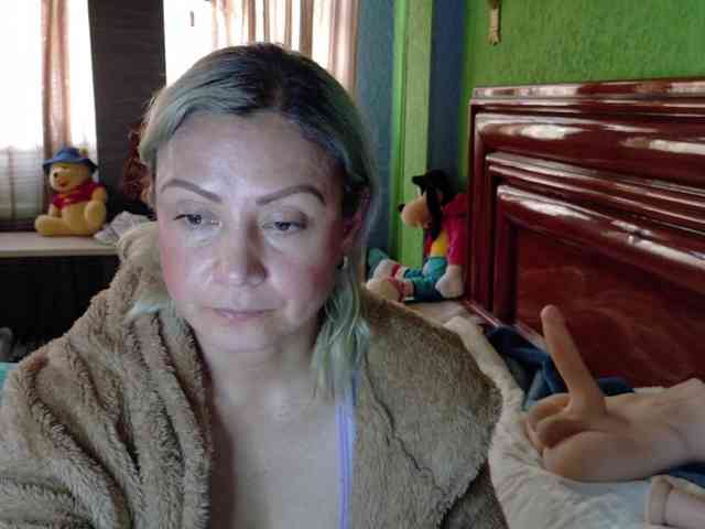 Charlizetheron1 webcam