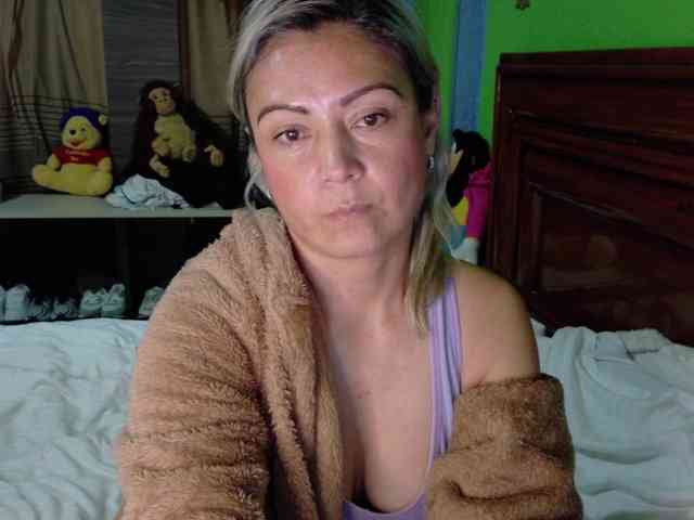 Charlizetheron1 webcam