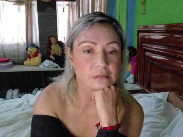 Charlizetheron1 webcam