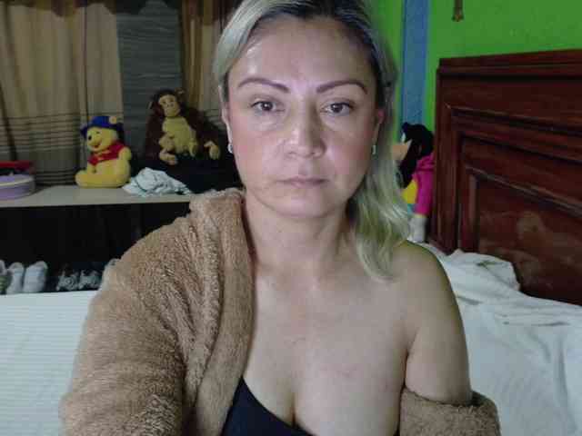 Charlizetheron1 webcam