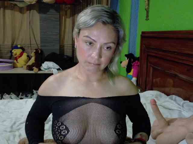 Charlizetheron1 webcam