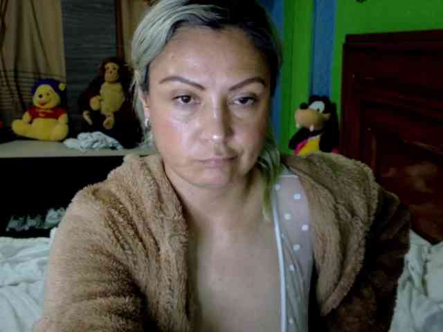 Charlizetheron1 webcam