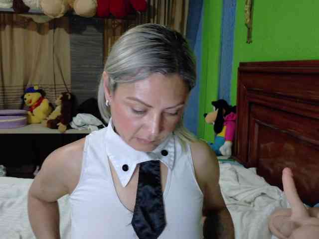 Charlizetheron1 webcam