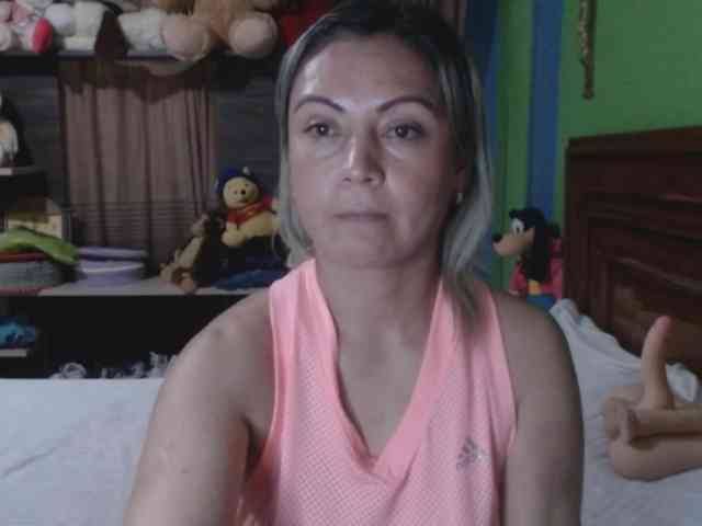 Charlizetheron1 webcam