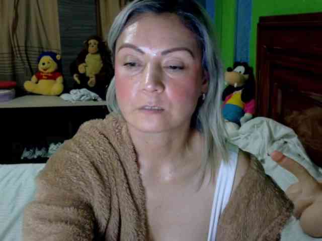 Charlizetheron1 webcam