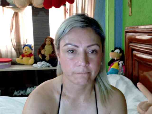 Charlizetheron1 webcam