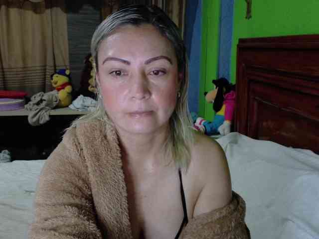 Charlizetheron1 webcam