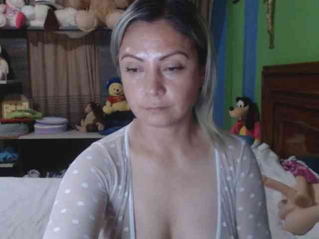 Charlizetheron1 webcam