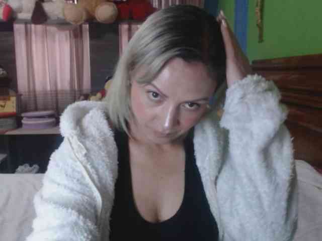 Charlizetheron1 webcam