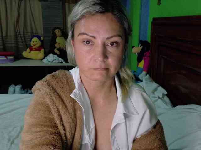 Charlizetheron1 webcam